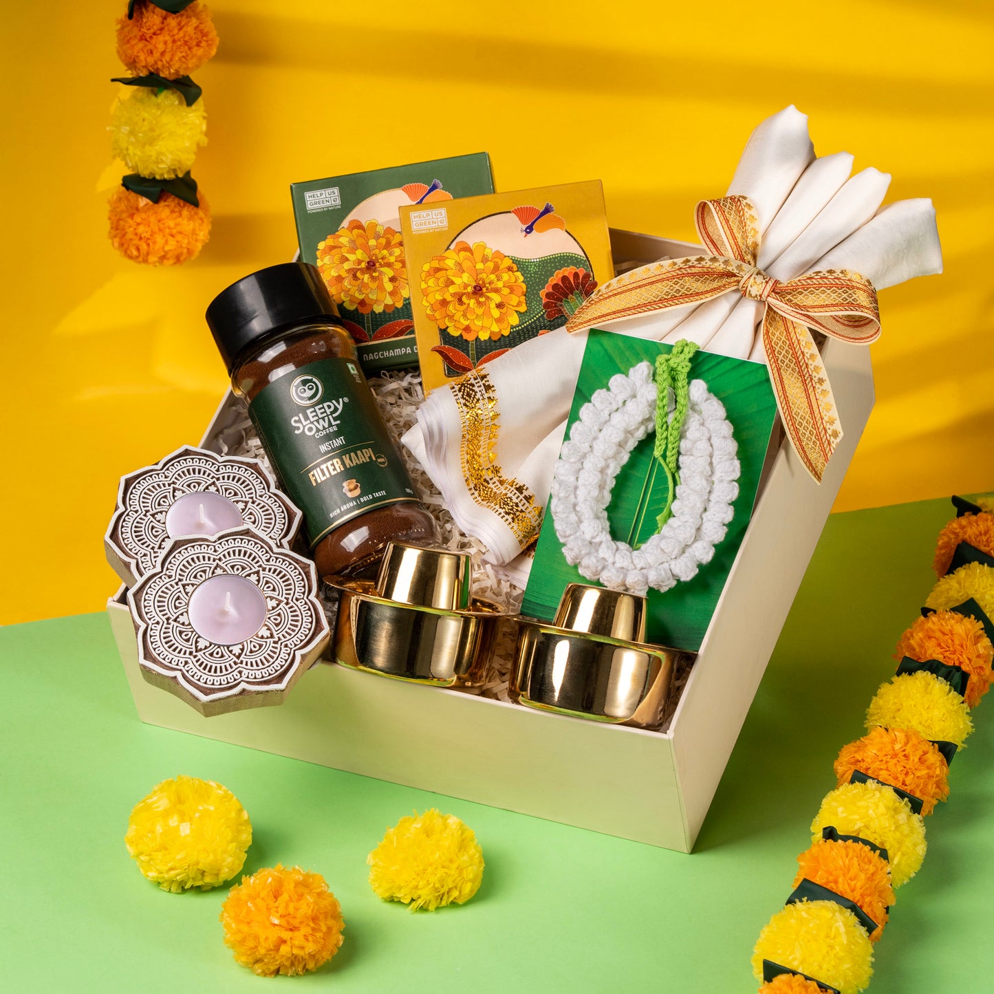 DAKSHIN DELIGHTS HAMPER