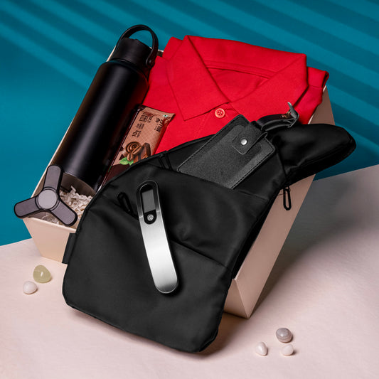 THE EXPLORER’S ESCAPE GIFT HAMPER